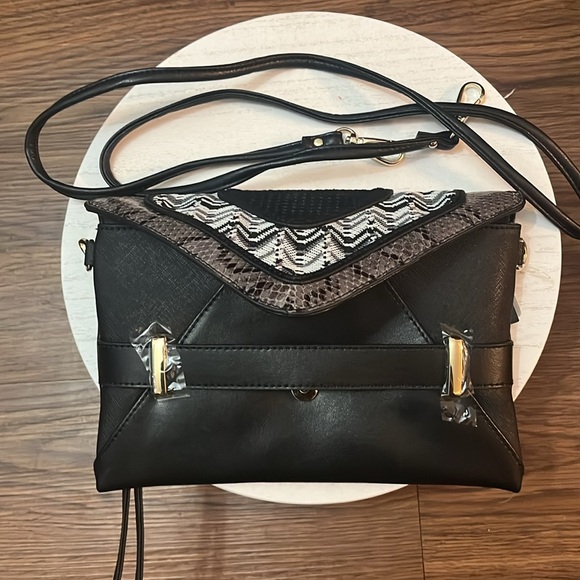 NWT Sharif Designed in New York by Sharif 1827 Crossbody Retail $188 - Picture 6 of 8